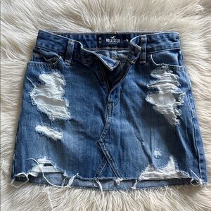 🌊HOLLISTER RIPPED DENIM MINI SKIRT👖